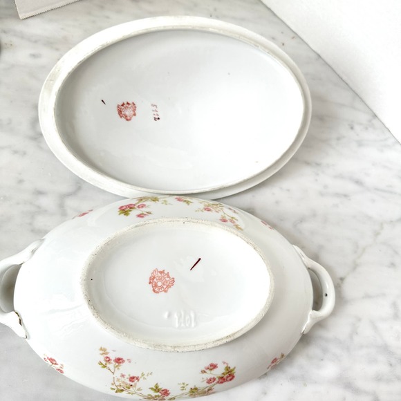 Antique Victoria Austria Serving Bowl 10" Oval Covered Fine China Floral - Picture 11 of 12
